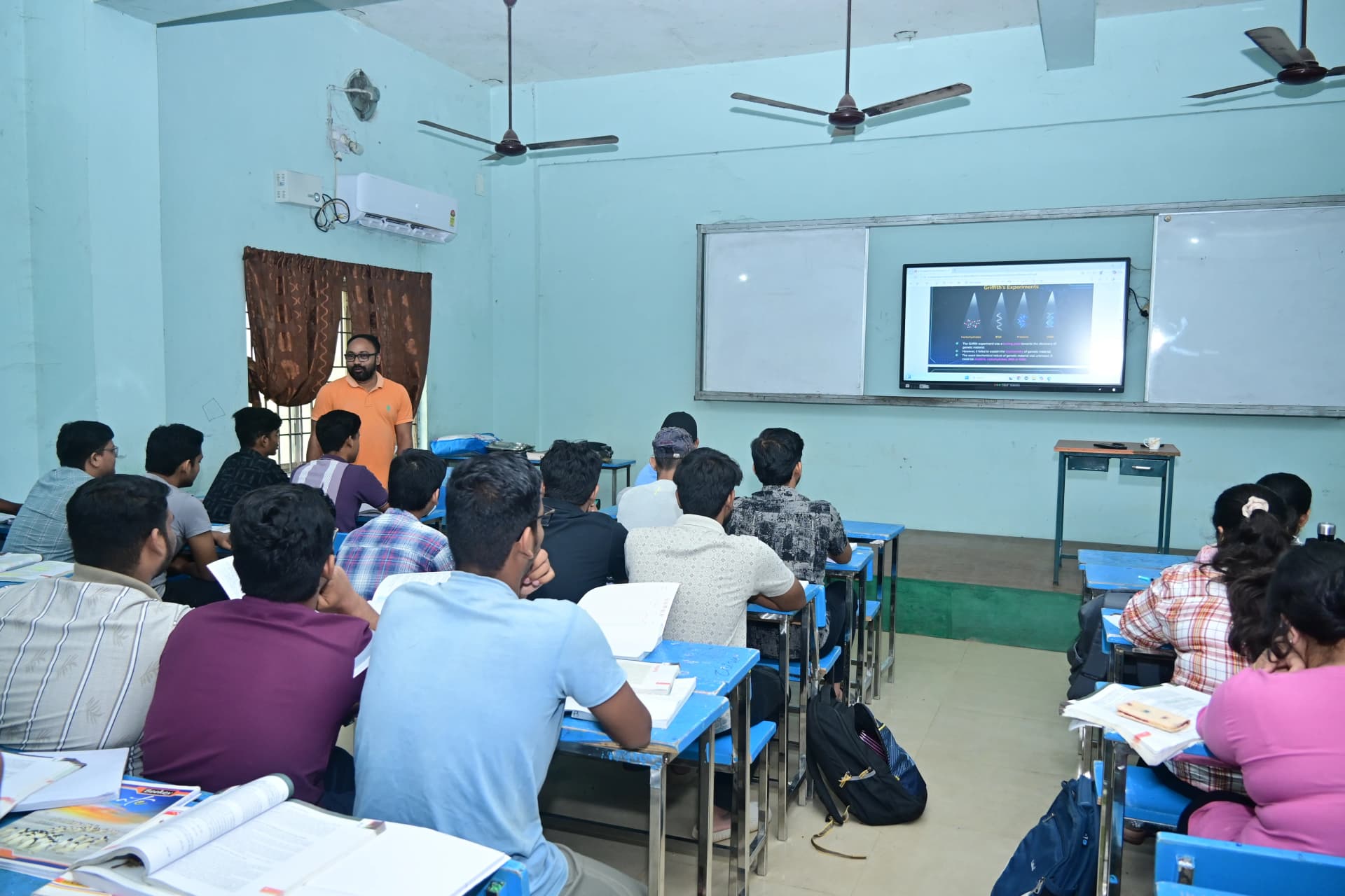 Smart Classroom Tech